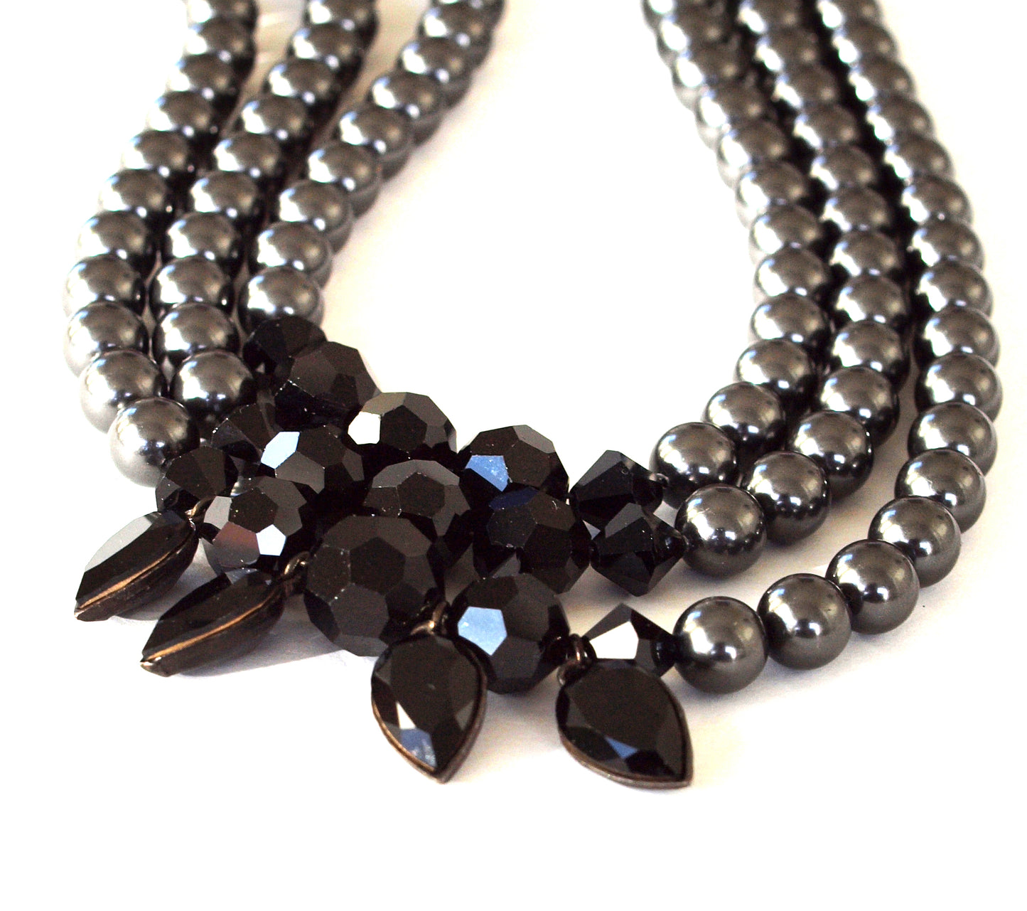 'jet shadows' necklace set
